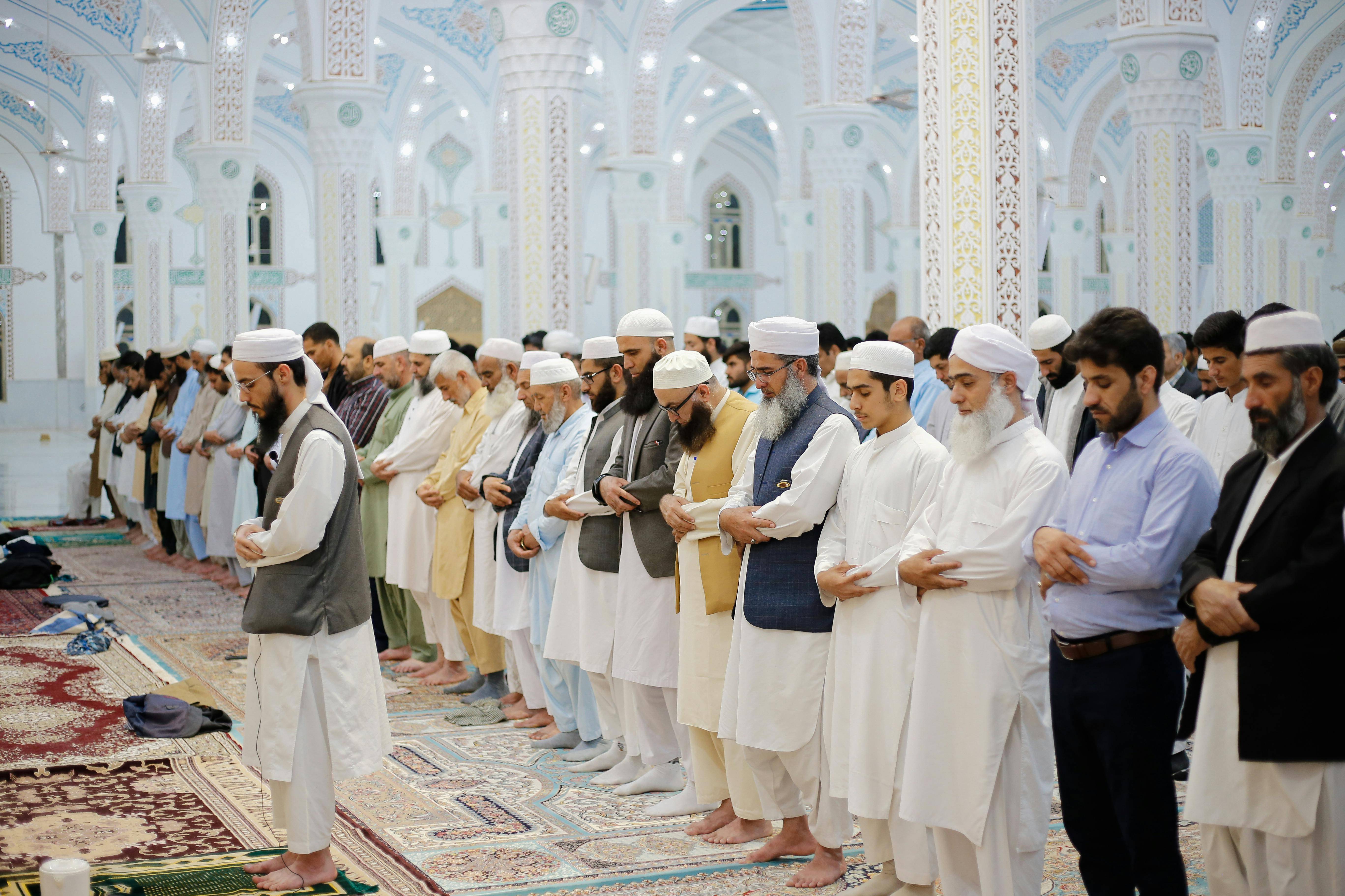 Khutbah Jumat: Nasihat Tentang Pentinggnya Melaksanakan Shalat